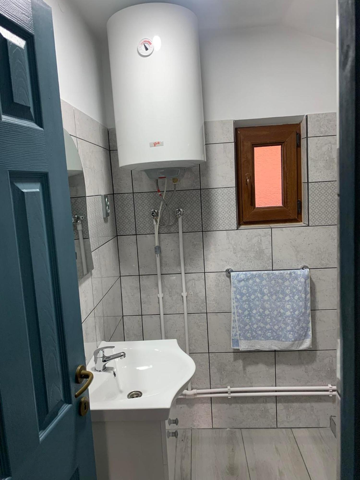 Biro Vendeghaz Hotel Sòvàrad Екстериор снимка