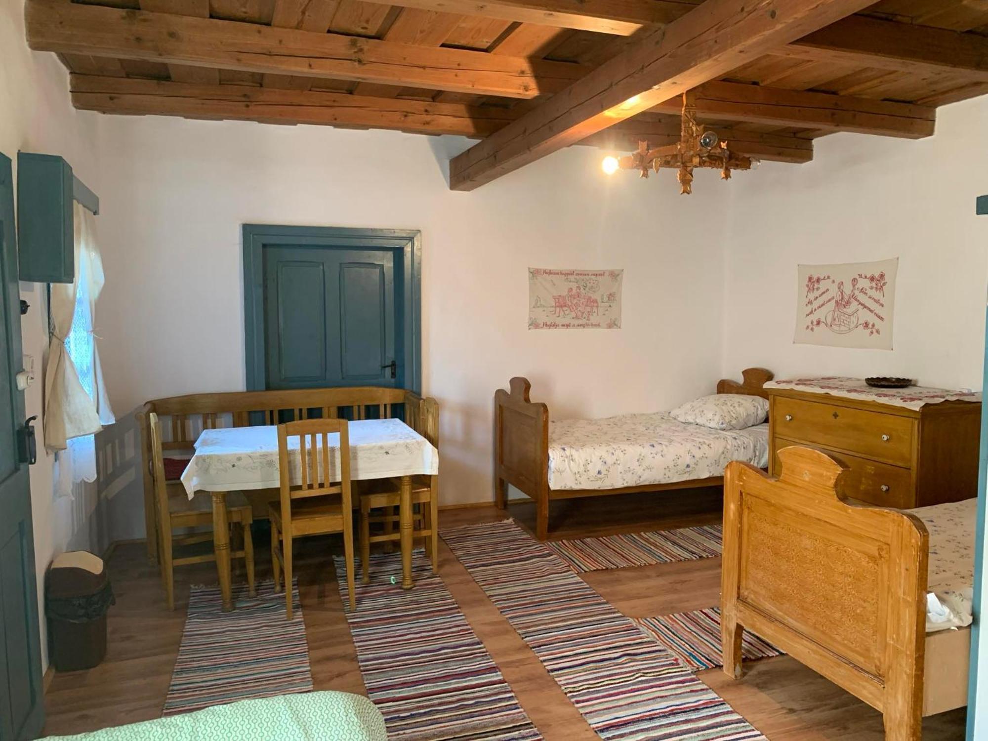 Biro Vendeghaz Hotel Sòvàrad Екстериор снимка