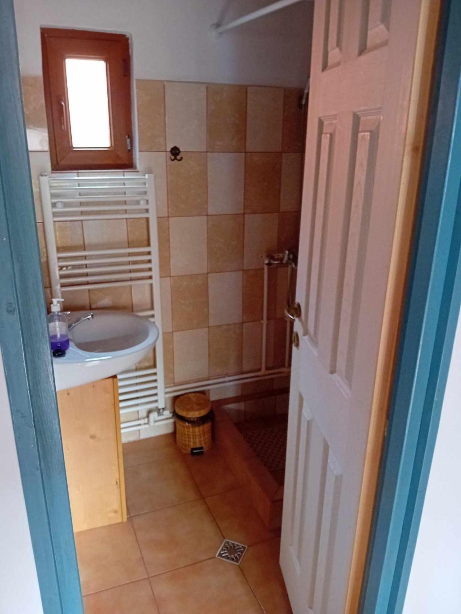 Biro Vendeghaz Hotel Sòvàrad Екстериор снимка